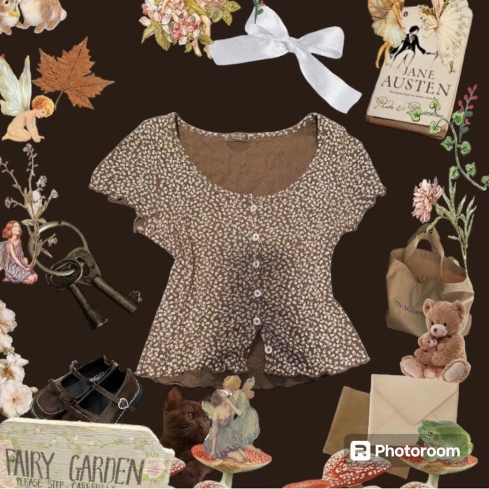 ♡ This cute brown floral shirt from brandy Melville